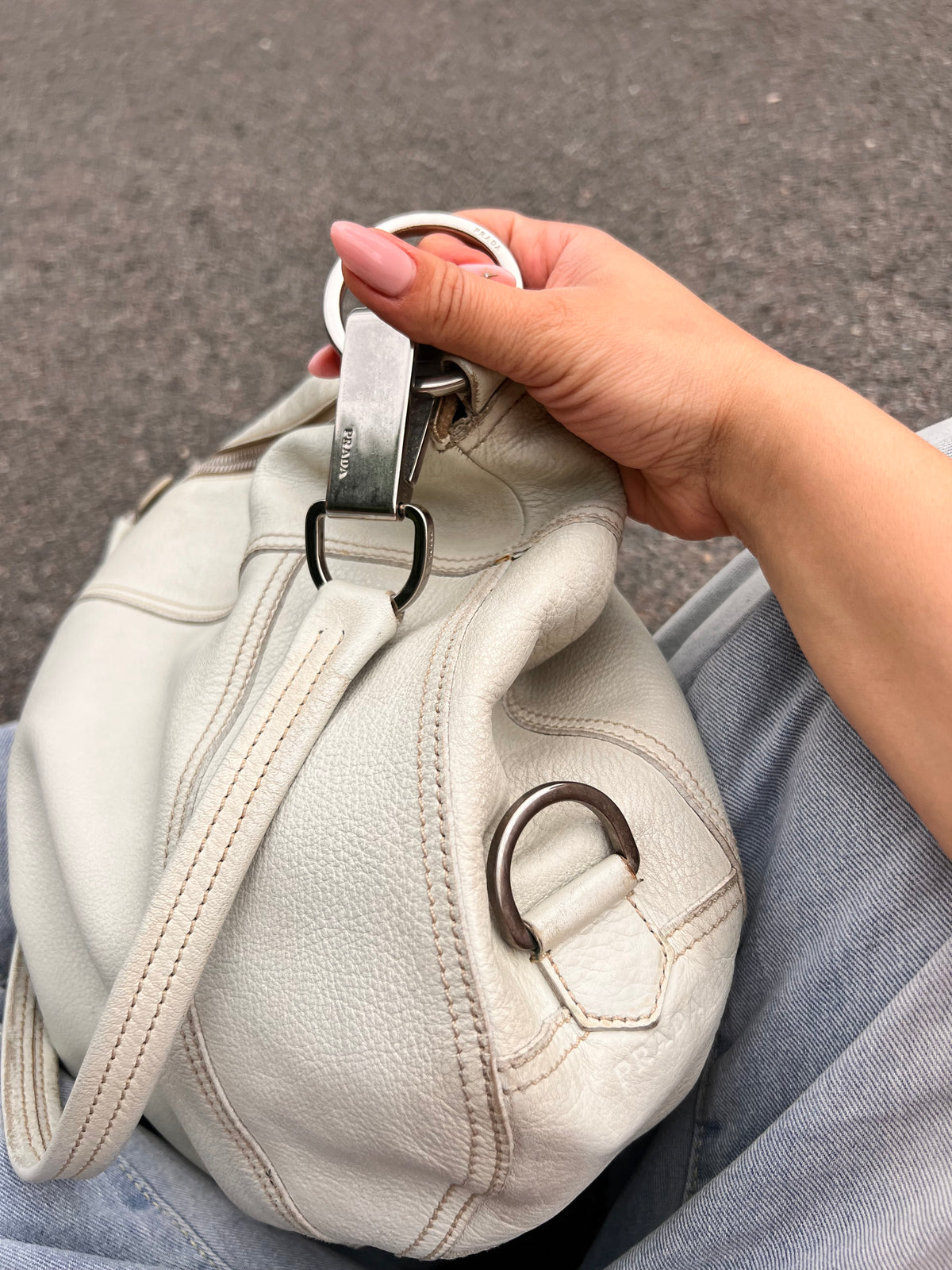 Prada – Borsa Hobo in Pelle Cervo Off-White