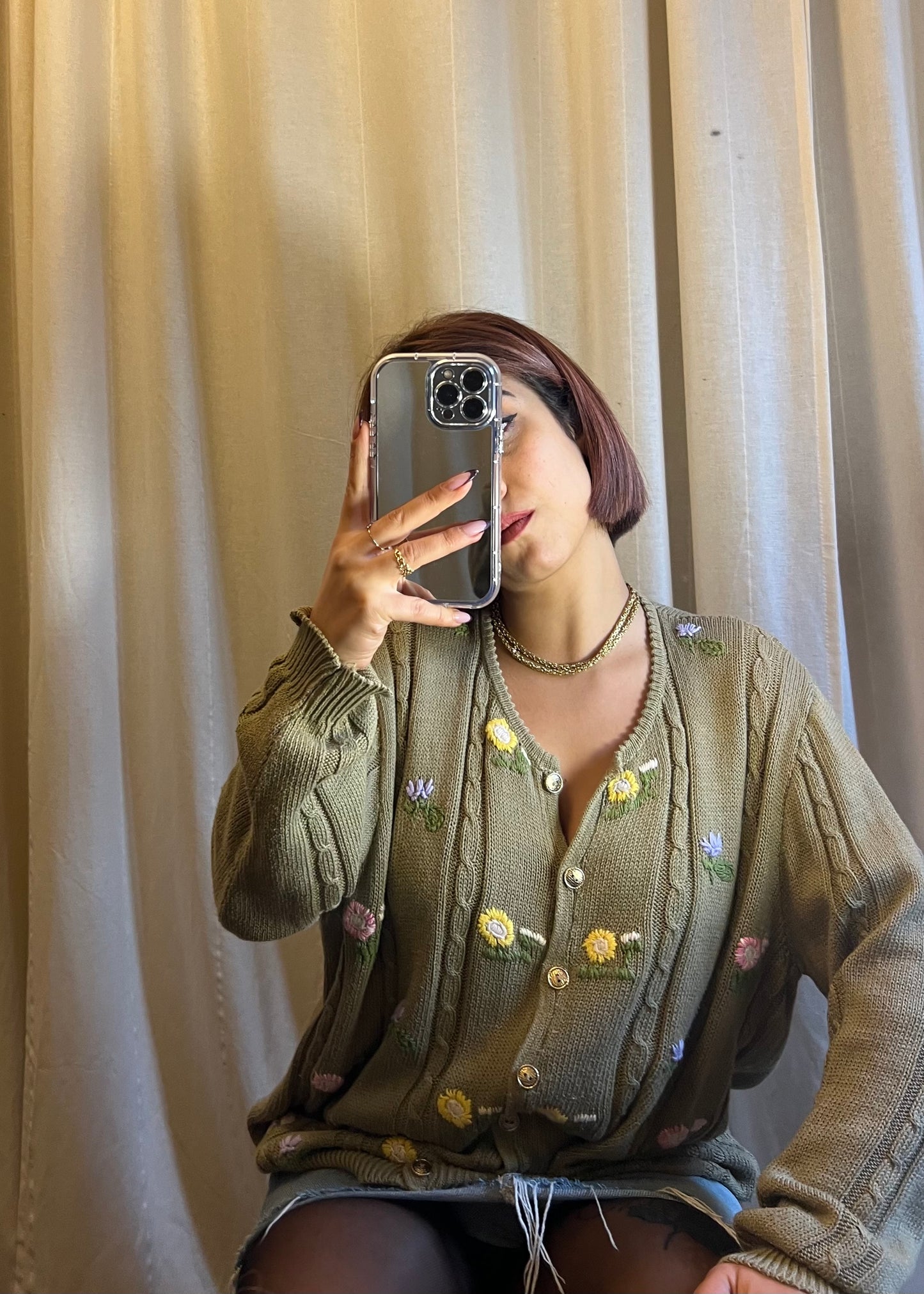 Cardigan vintage con ricami floreali