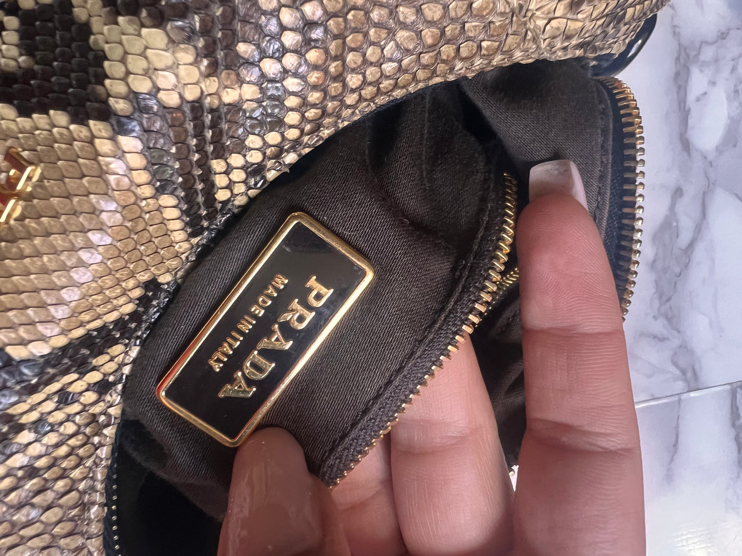Borsa Hobo Prada in pitone