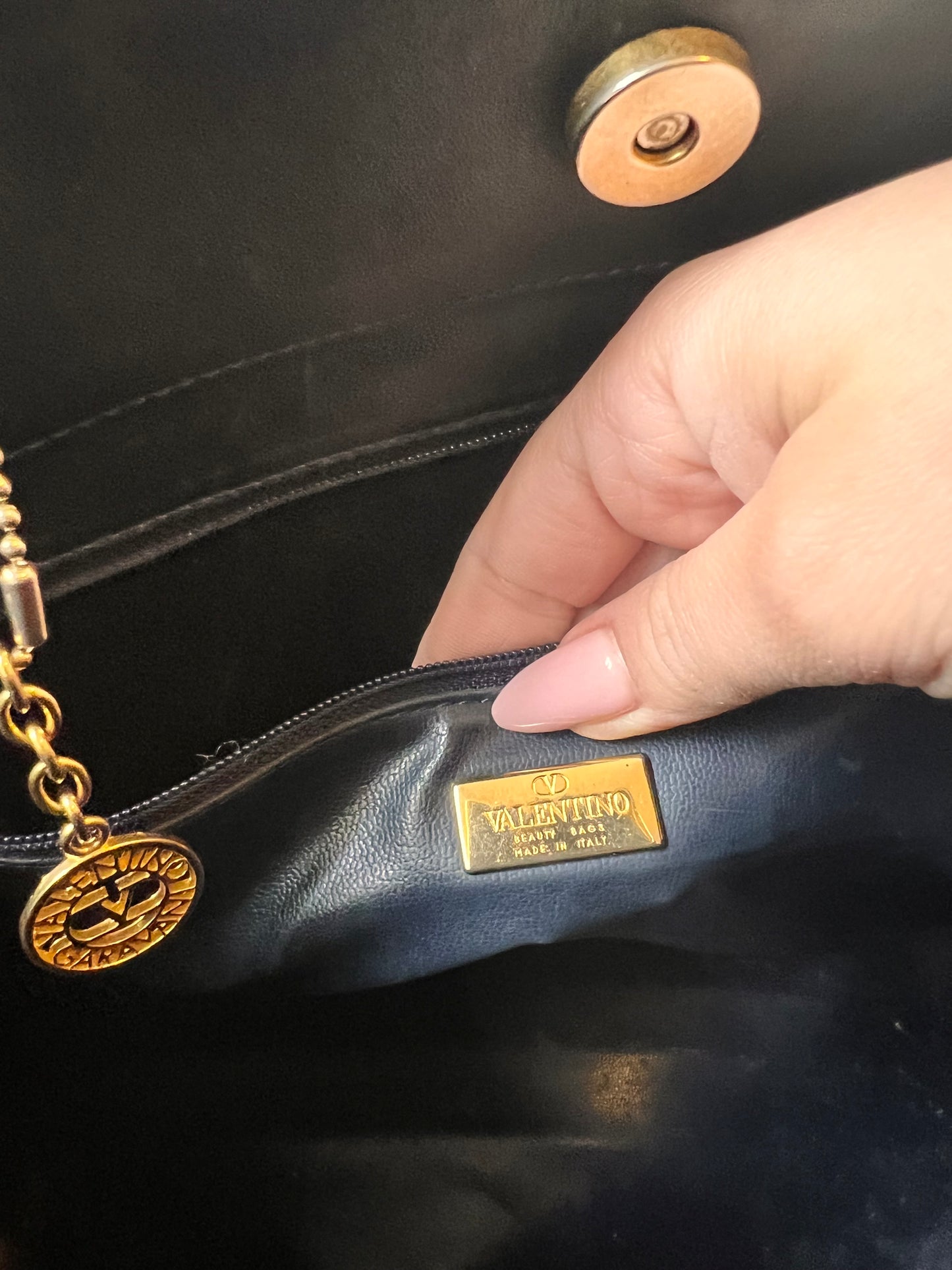 Borsa Tote Valentino Garavani Vintage - Blu Navy con Monogramma V e Charm Logo