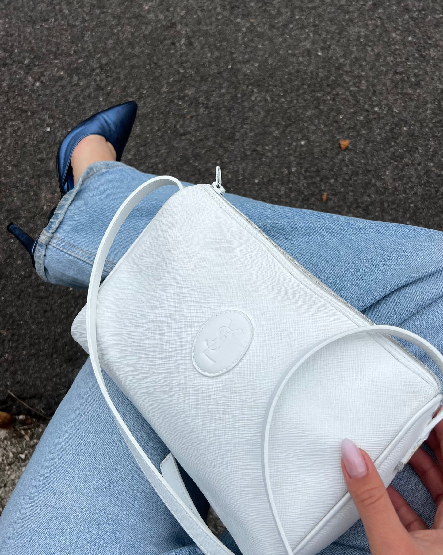 Yves Saint Laurent – Camera Bag Vintage in Pelle Saffiano Bianca