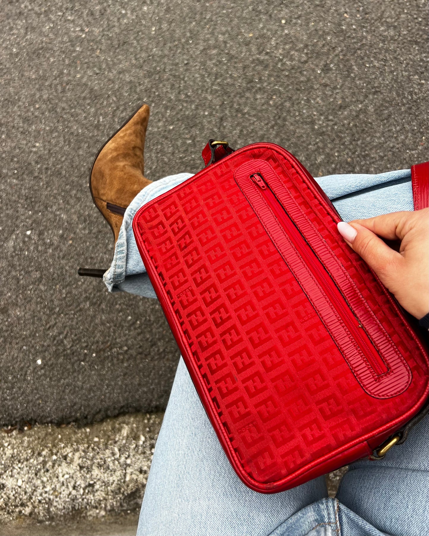 FENDI – Tracolla Vintage Camera Bag in Tessuto Zucca Rosso