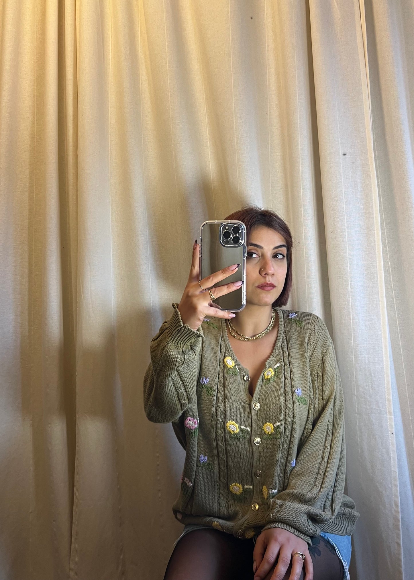 Cardigan vintage con ricami floreali