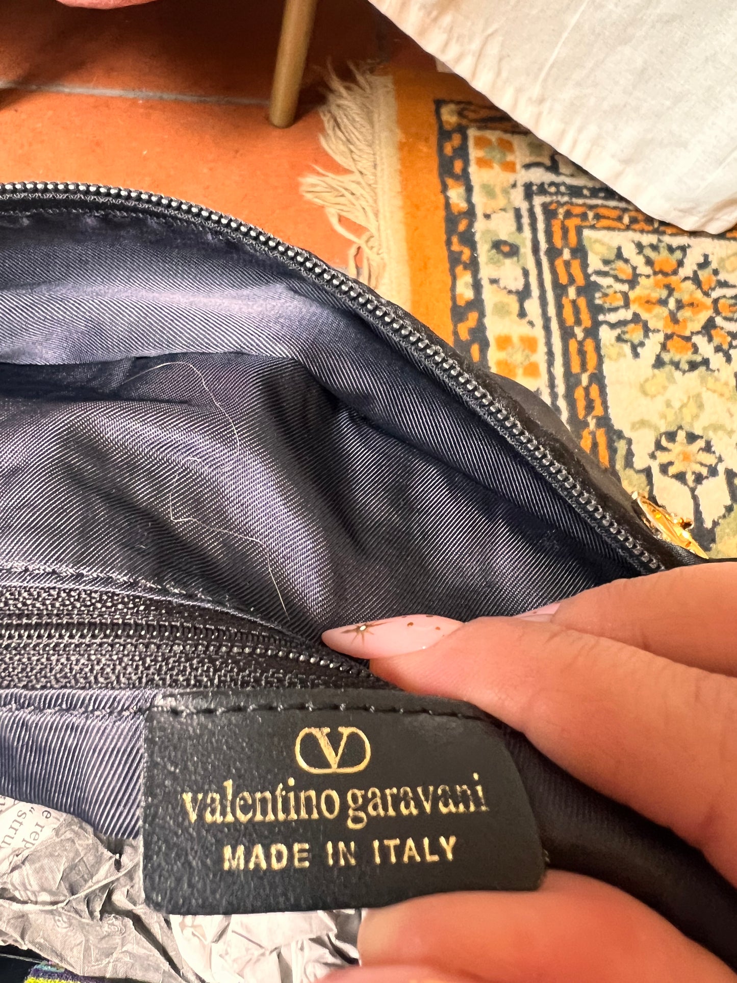 Valentino Garavani – Maxi Tote in Satin Nero