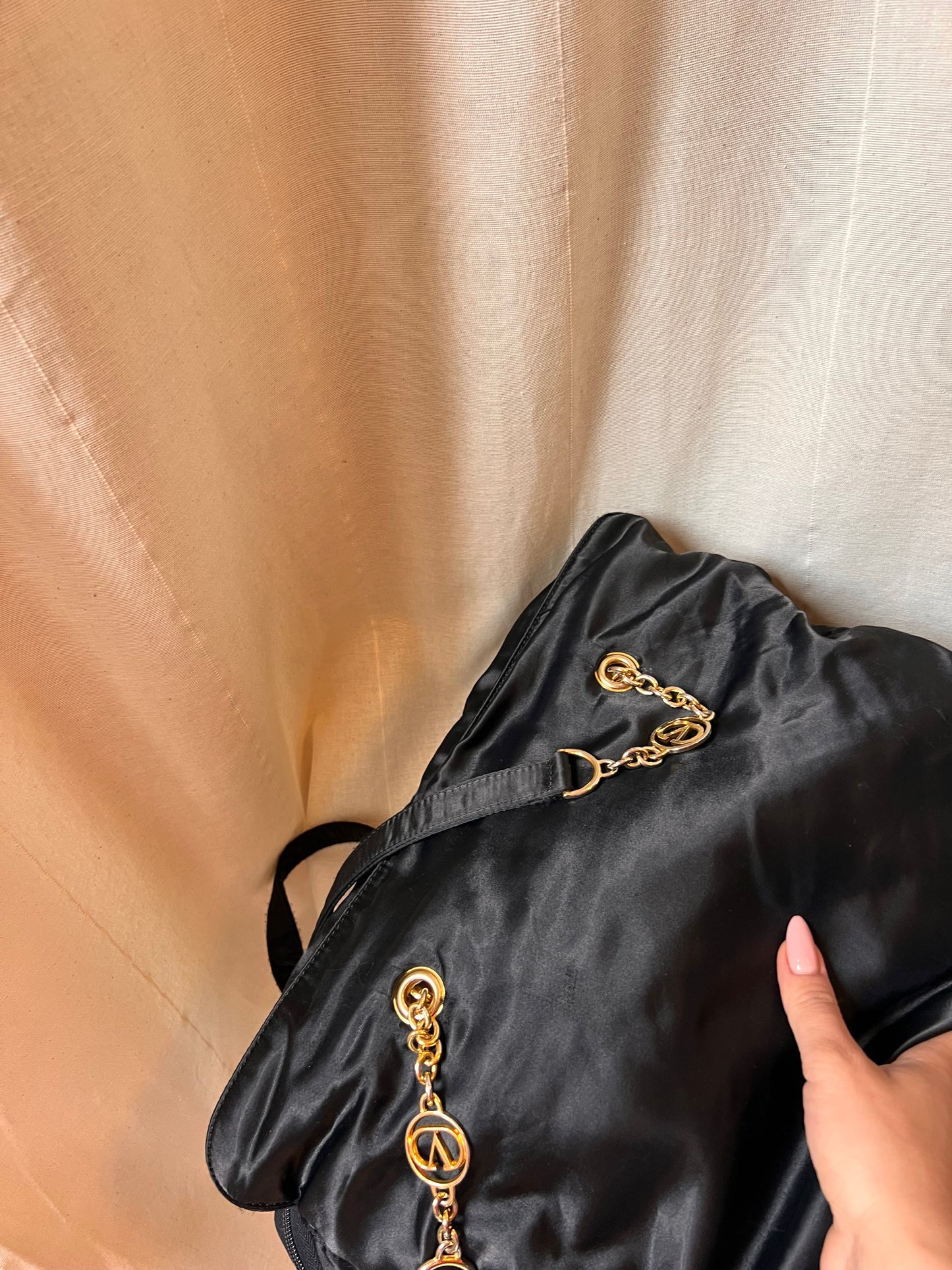 Valentino Garavani – Maxi Tote in Satin Nero