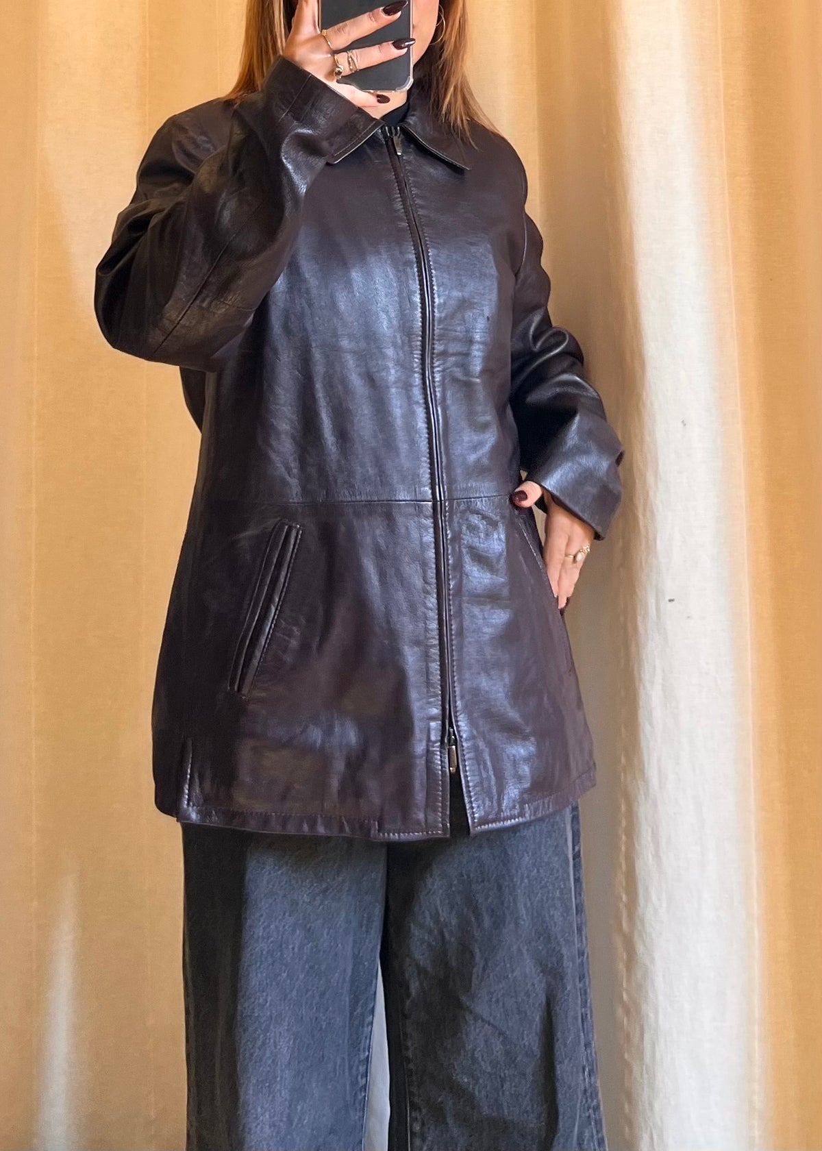 Giacca in Vera Pelle Vintage – Tonalità Melanzana / Viola Scuro