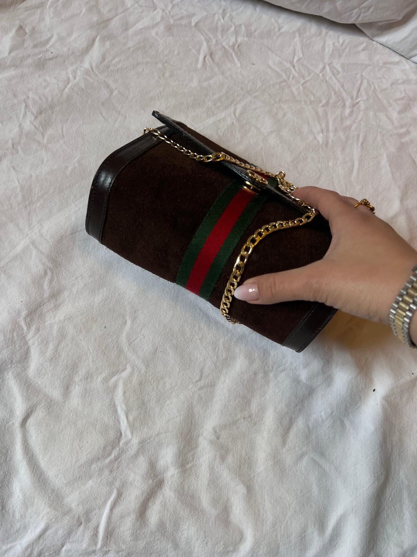 Gucci Vintage: L’Icona Web in Suede Marrone