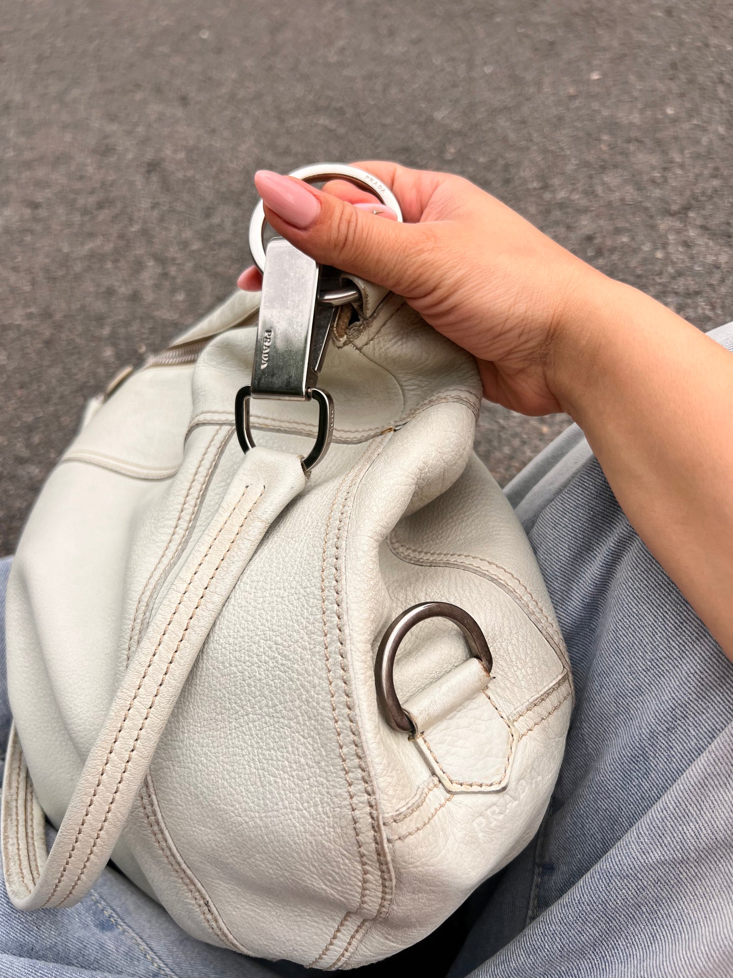 Prada – Borsa Hobo in Pelle Cervo Off-White