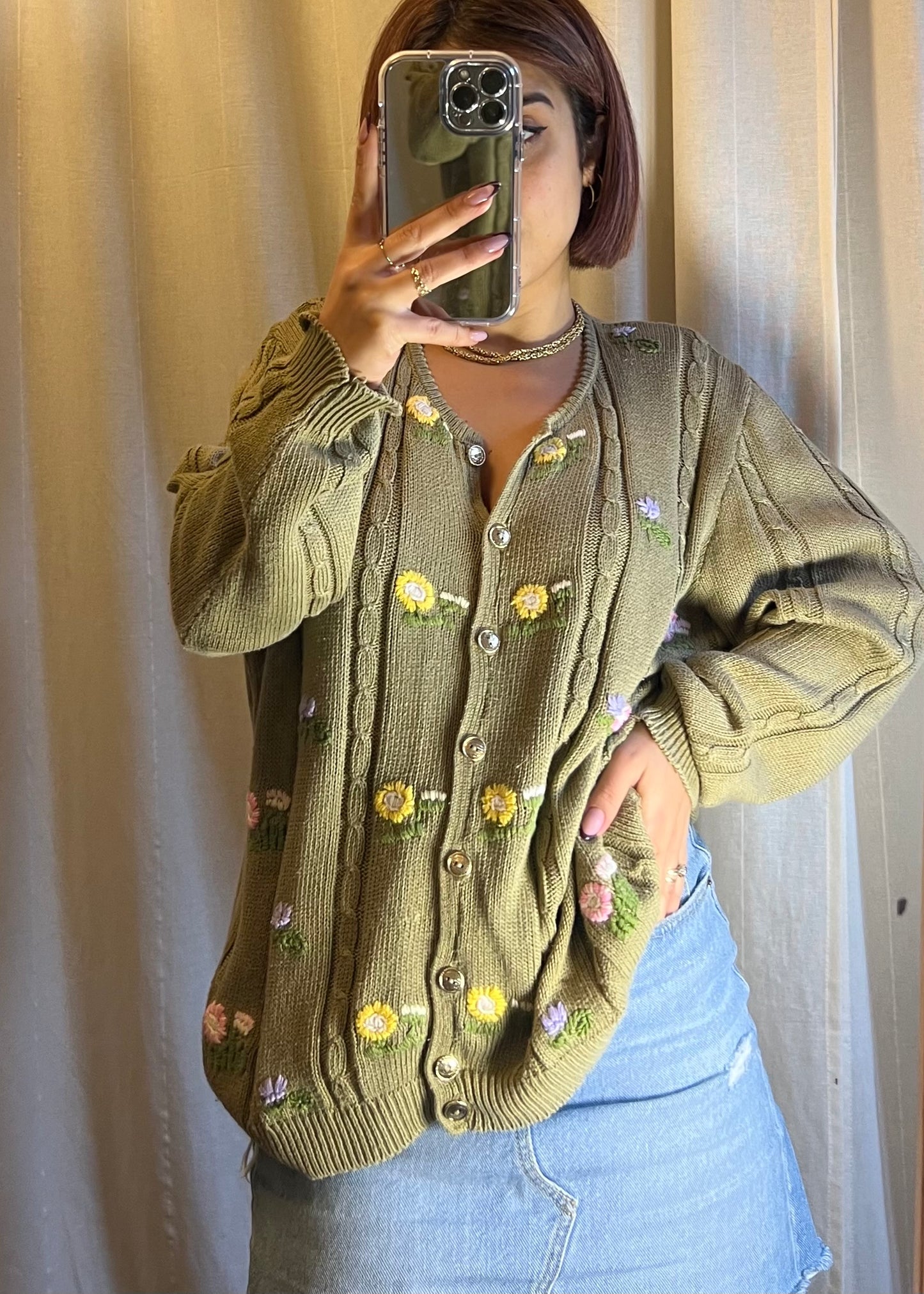 Cardigan vintage con ricami floreali