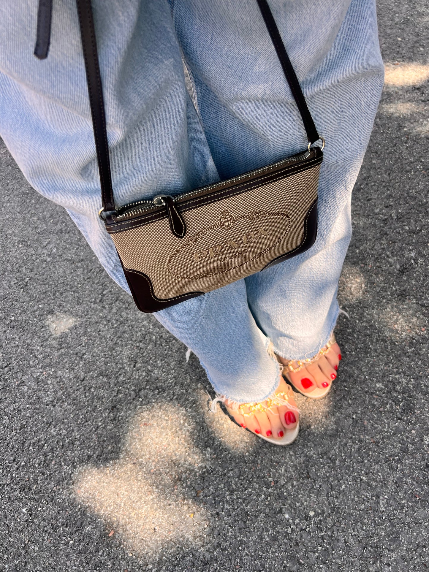 Baguette Prada Logo Jacquard in Tela e Pelle - Marrone/Beige