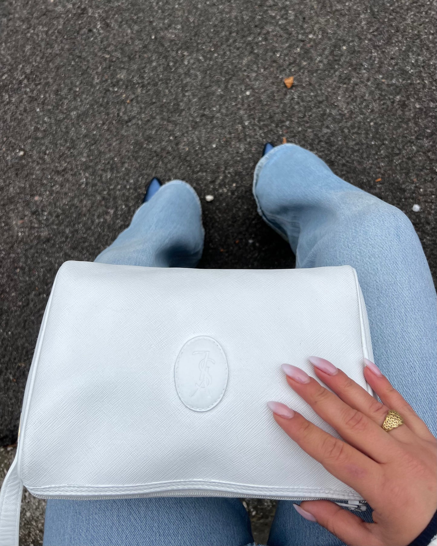 Yves Saint Laurent – Camera Bag Vintage in Pelle Saffiano Bianca