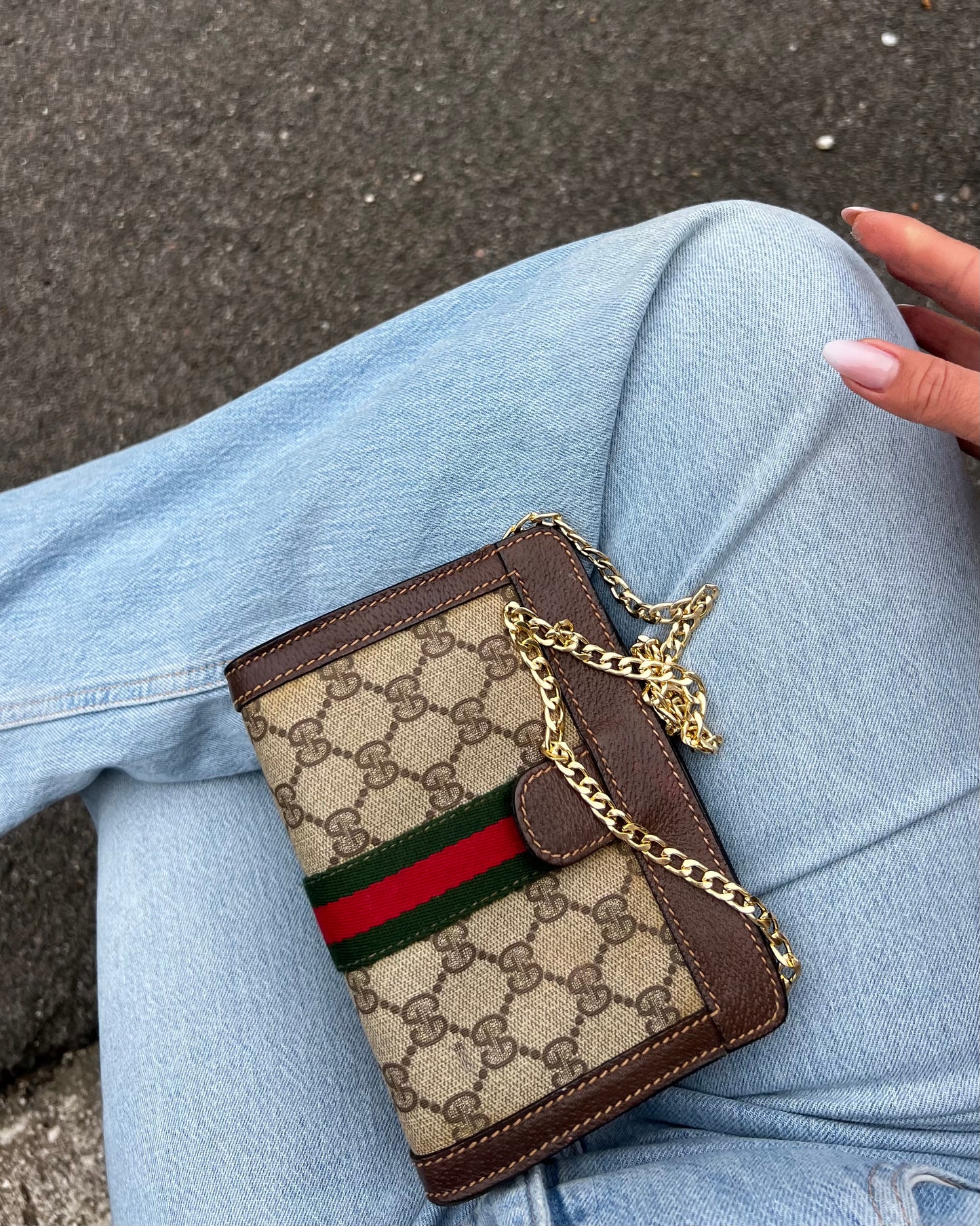 Gucci – Camera Bag Vintage in Tela GG Supreme e Pelle con Chain Custom Gold