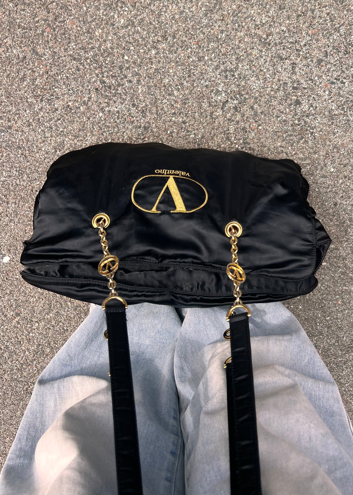 Valentino Garavani – Maxi Tote in Satin Nero