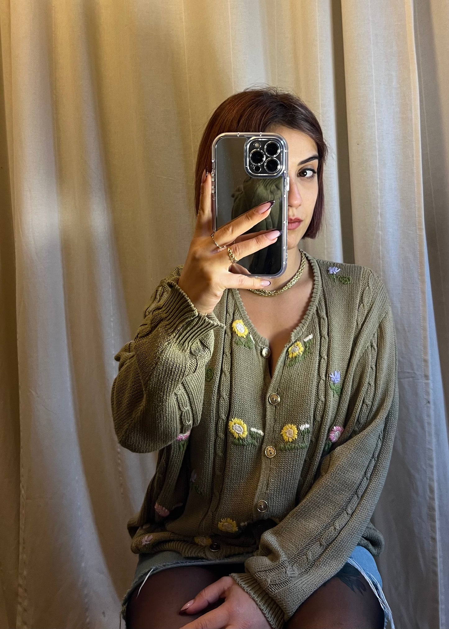 Cardigan vintage con ricami floreali