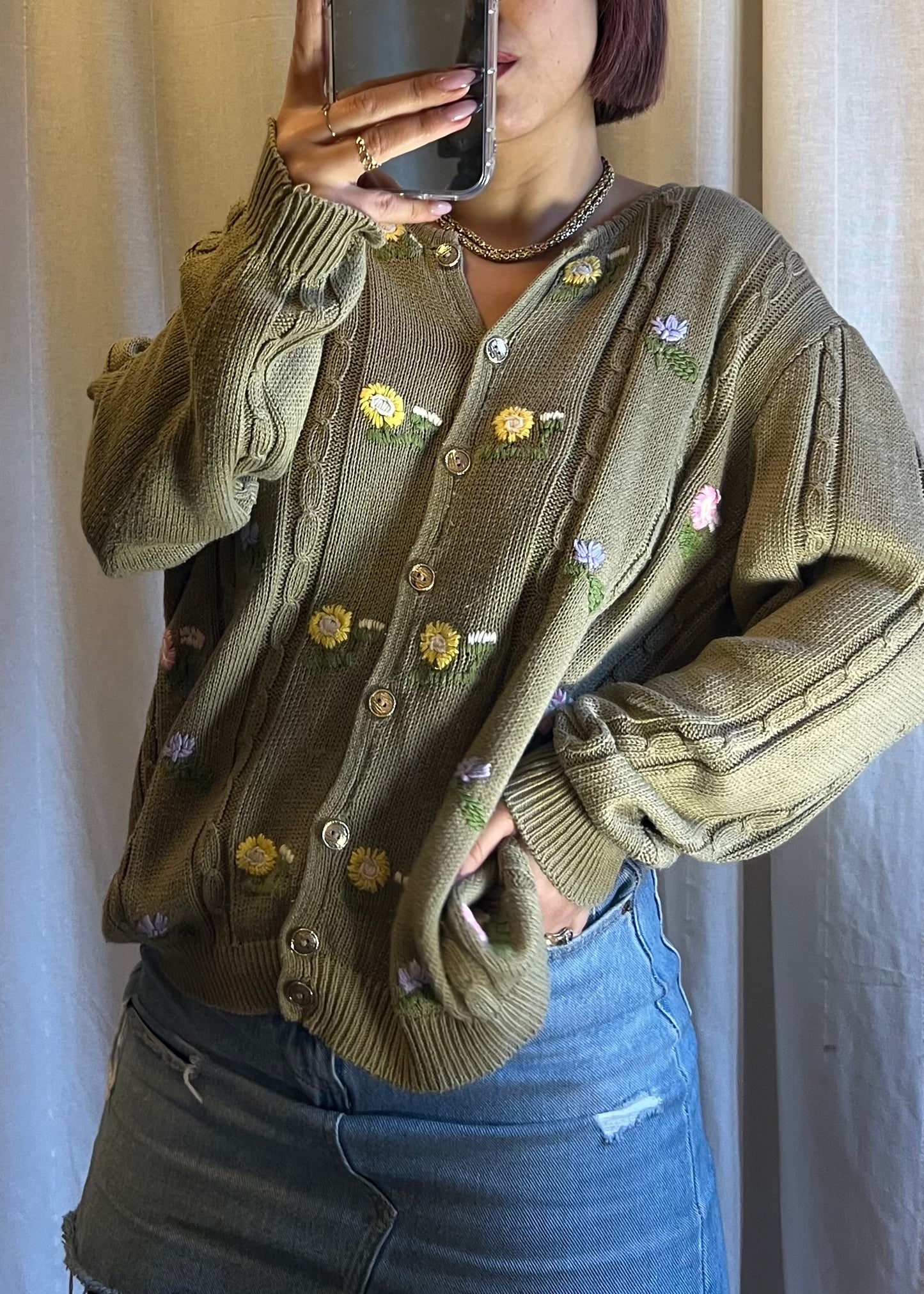 Cardigan vintage con ricami floreali