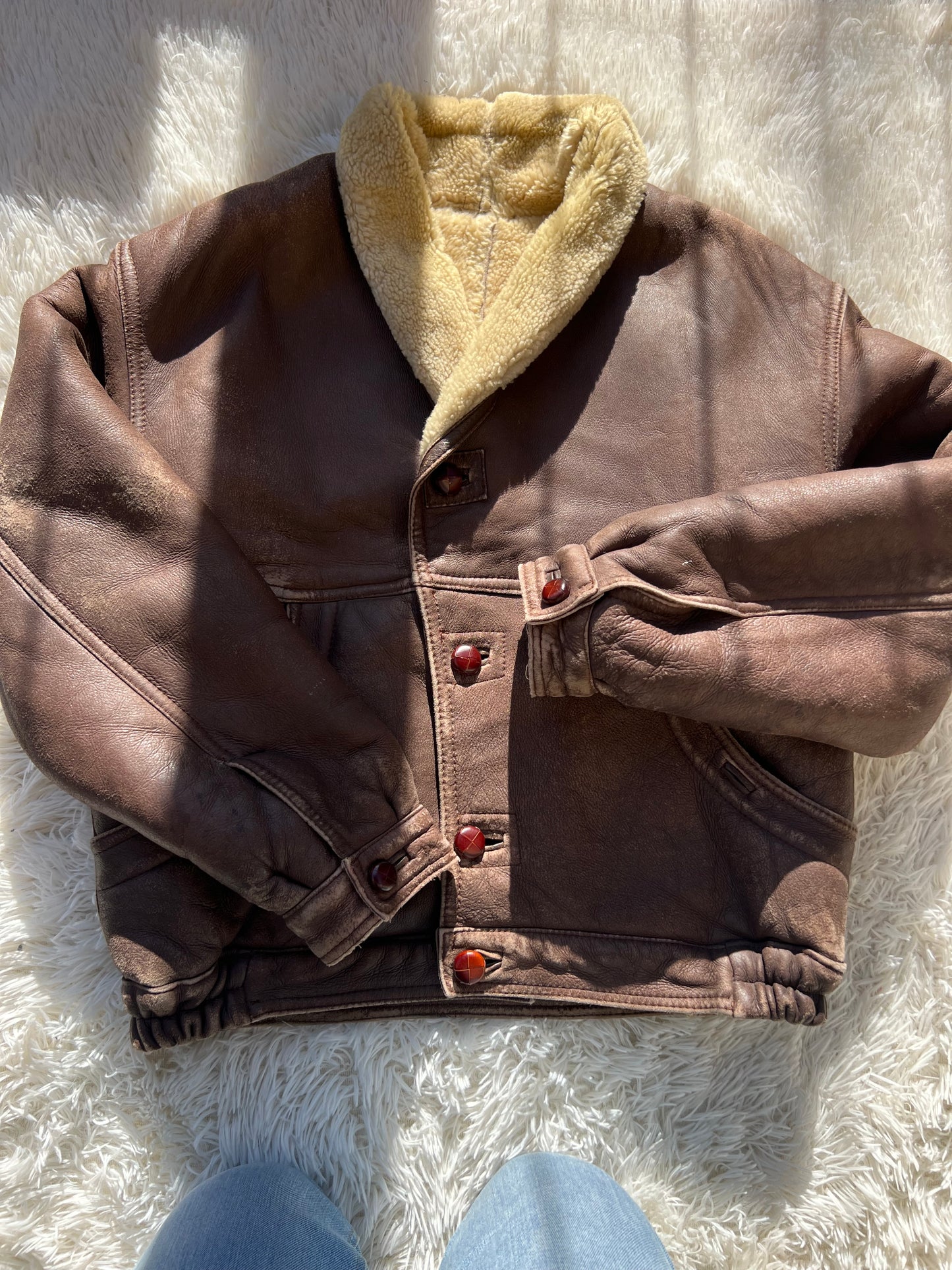 Shearling vintage in pelle invecchiata