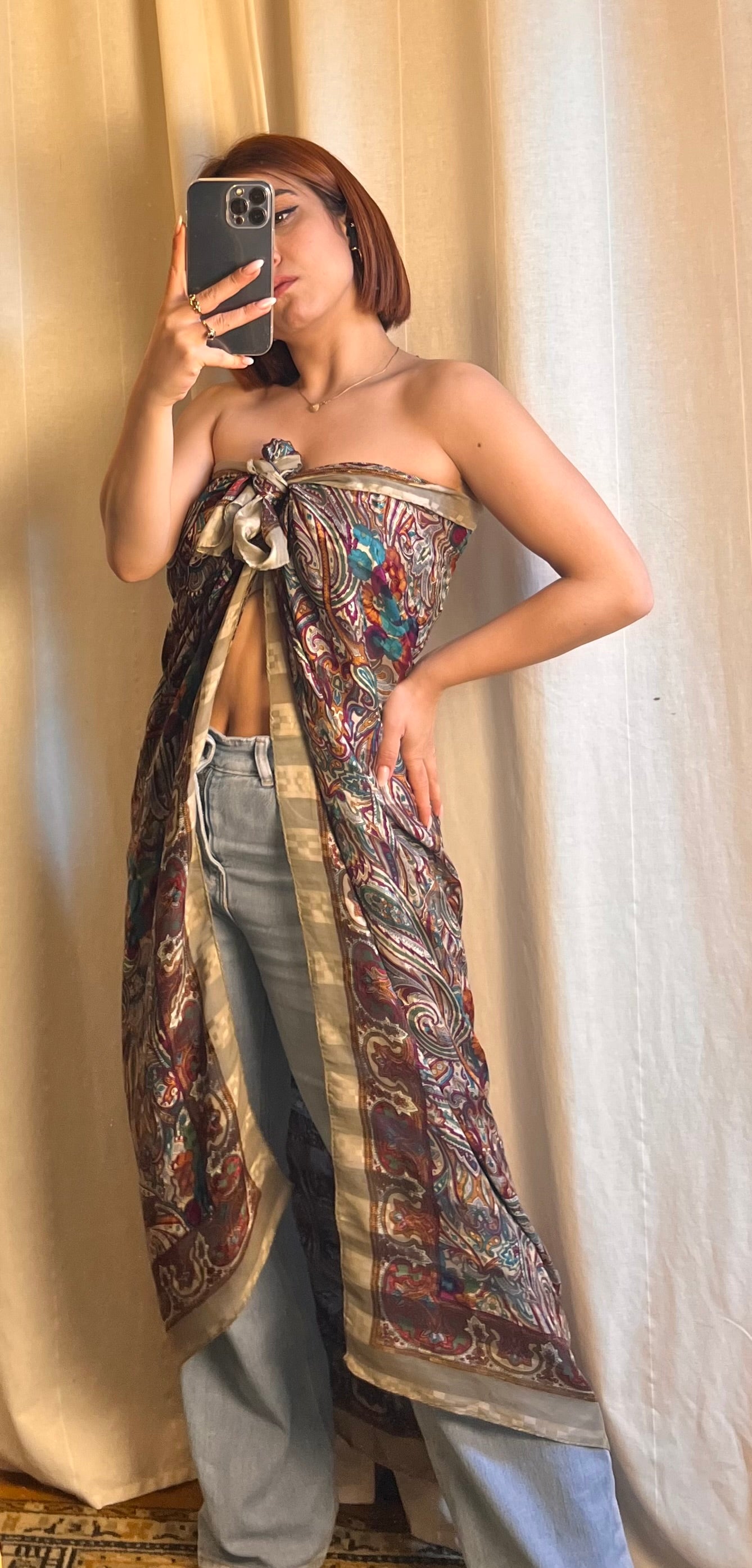 Maxi Carré Yves Saint Laurent – Vintage Iconico in Seta (120x120)