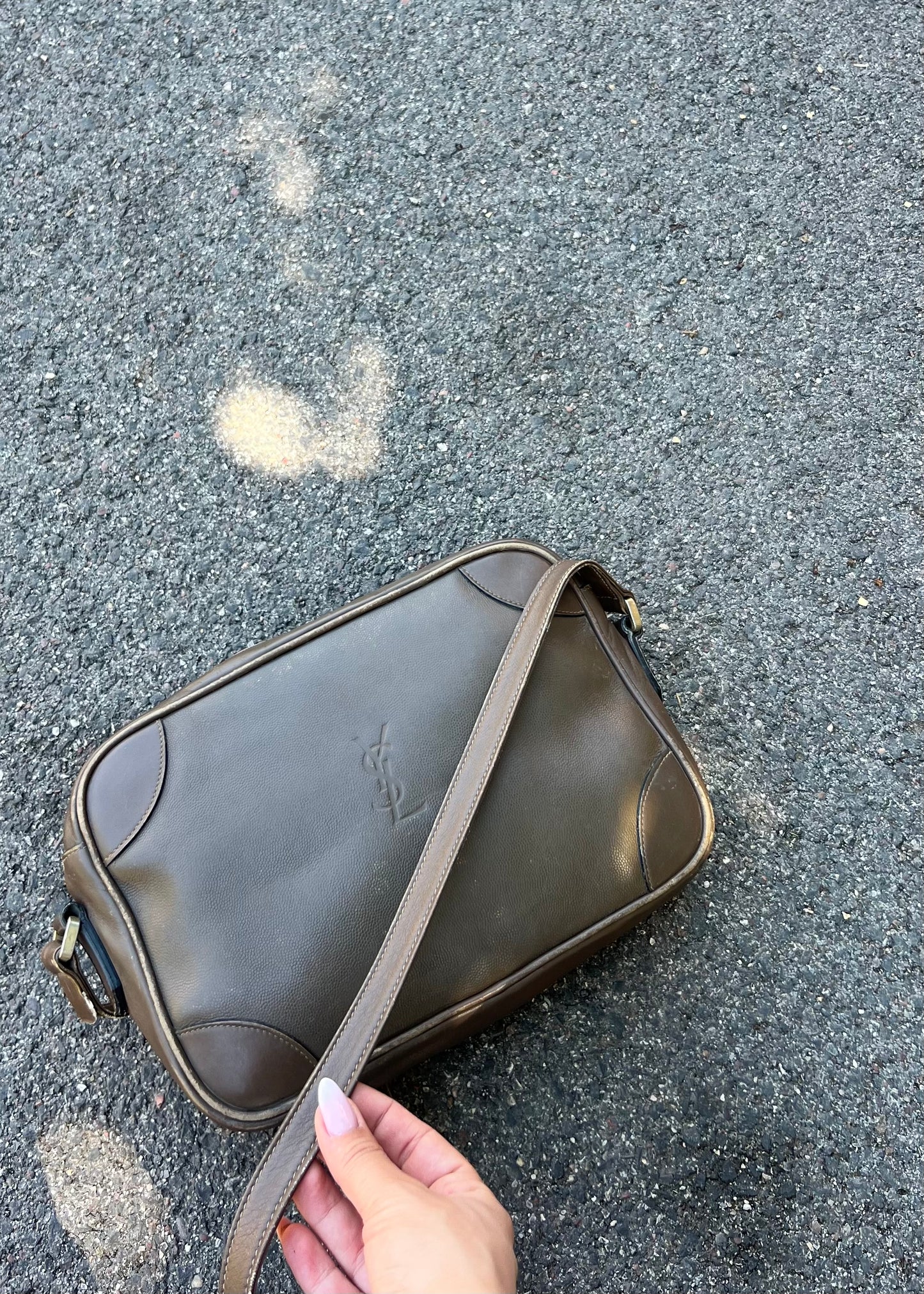 Splendida camera Bag  Vintage Yves Saint Laurent – Marrone fango