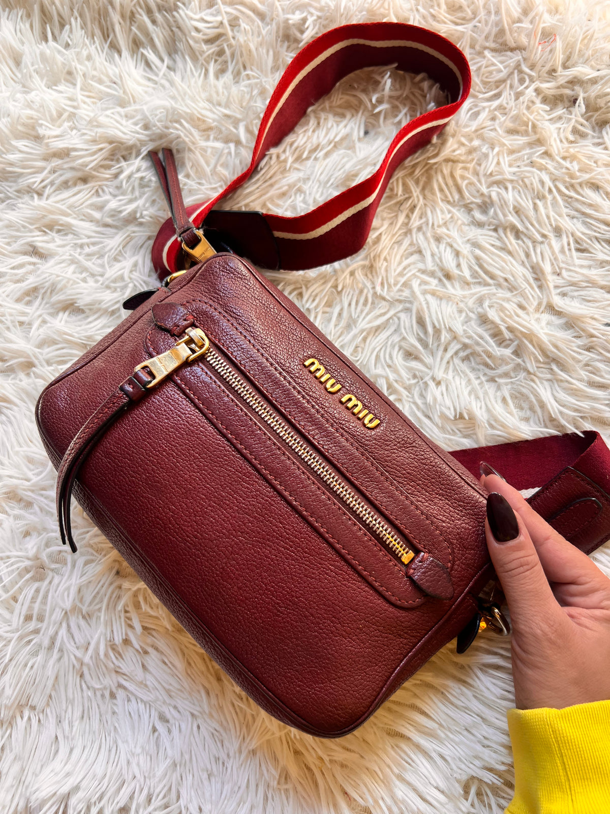 Borsa a Tracolla Miu Miu "Bandoliera" in Pelle Madras – Colore Amaranto