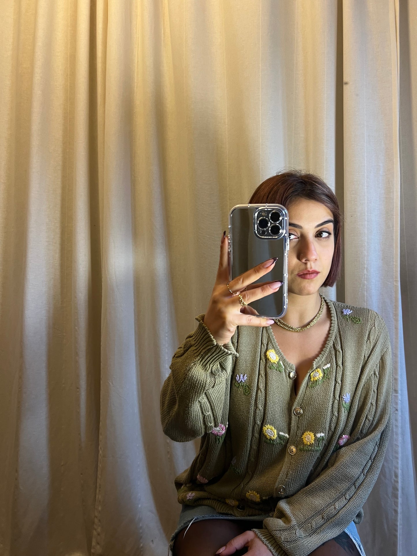 Cardigan vintage con ricami floreali