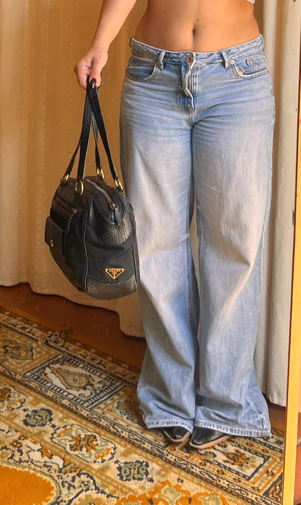 Borsa  Prada in Nylon e Pelle Martellata Nera con Dettagli Oro