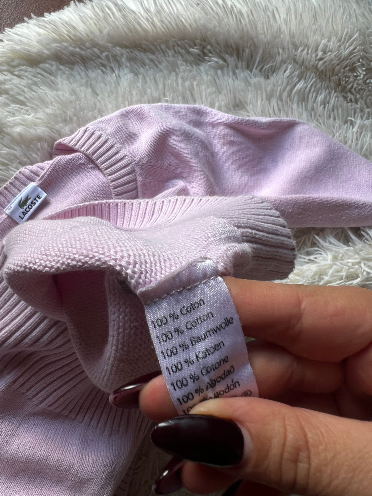 Maglione Lacoste in Cotone Rosa Chiaro con Scollo a V