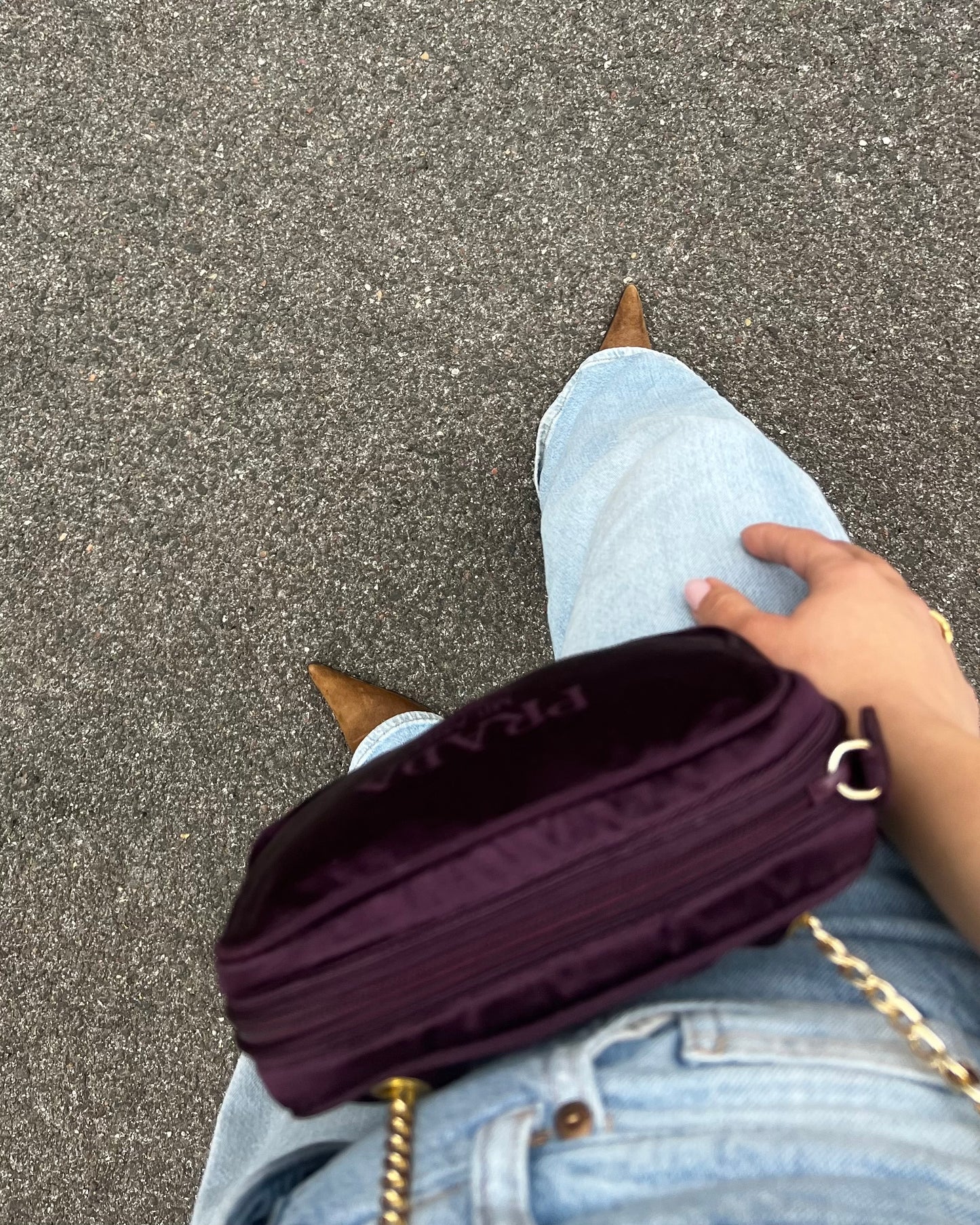 Prada – Camera Bag in Raso Satin "Deep Plum" con Chain Custom Gold