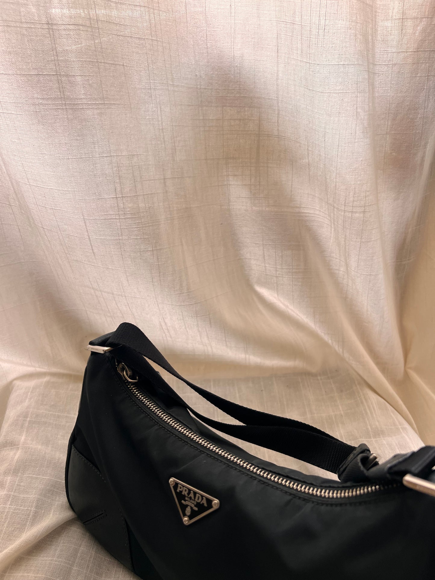 Borsa Hobo in Nylon e Pelle (Modello Re-Edition Style)