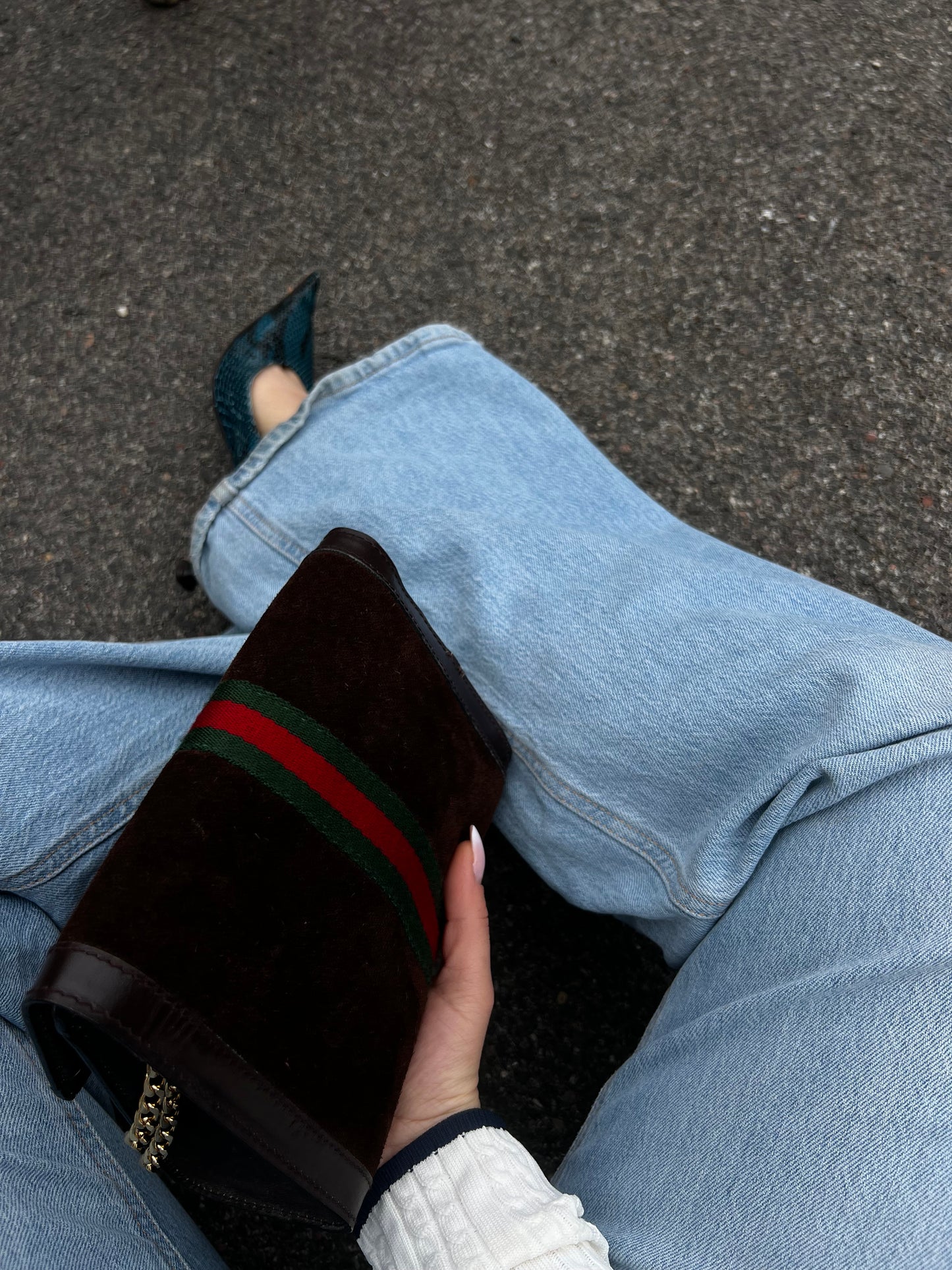 Gucci Vintage: L’Icona Web in Suede Marrone