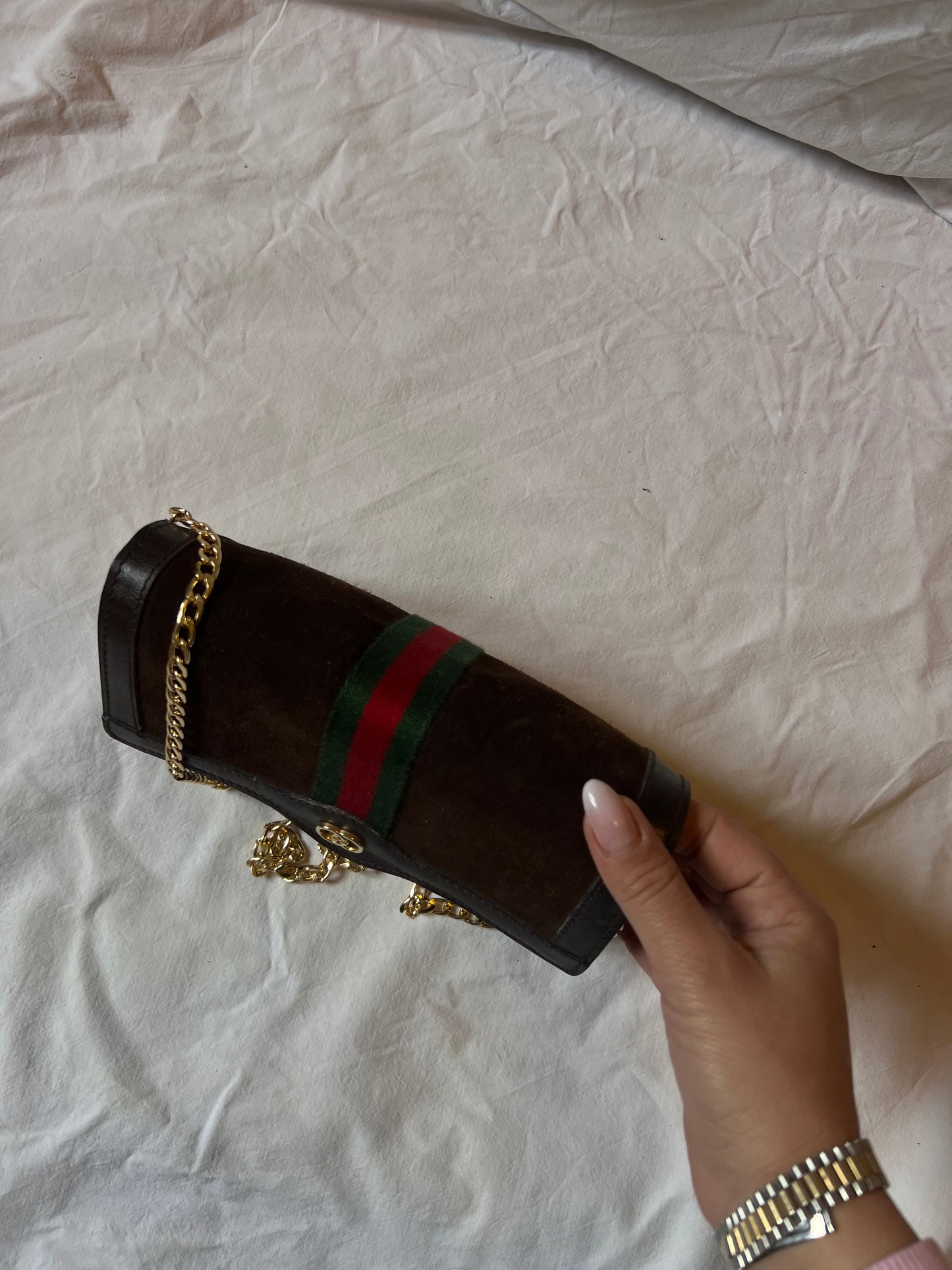 Gucci Vintage: L’Icona Web in Suede Marrone