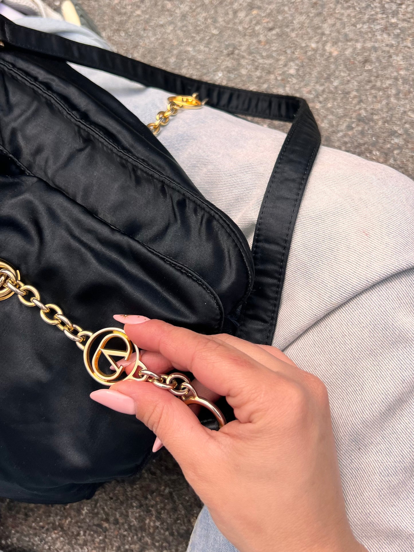 Valentino Garavani – Maxi Tote in Satin Nero