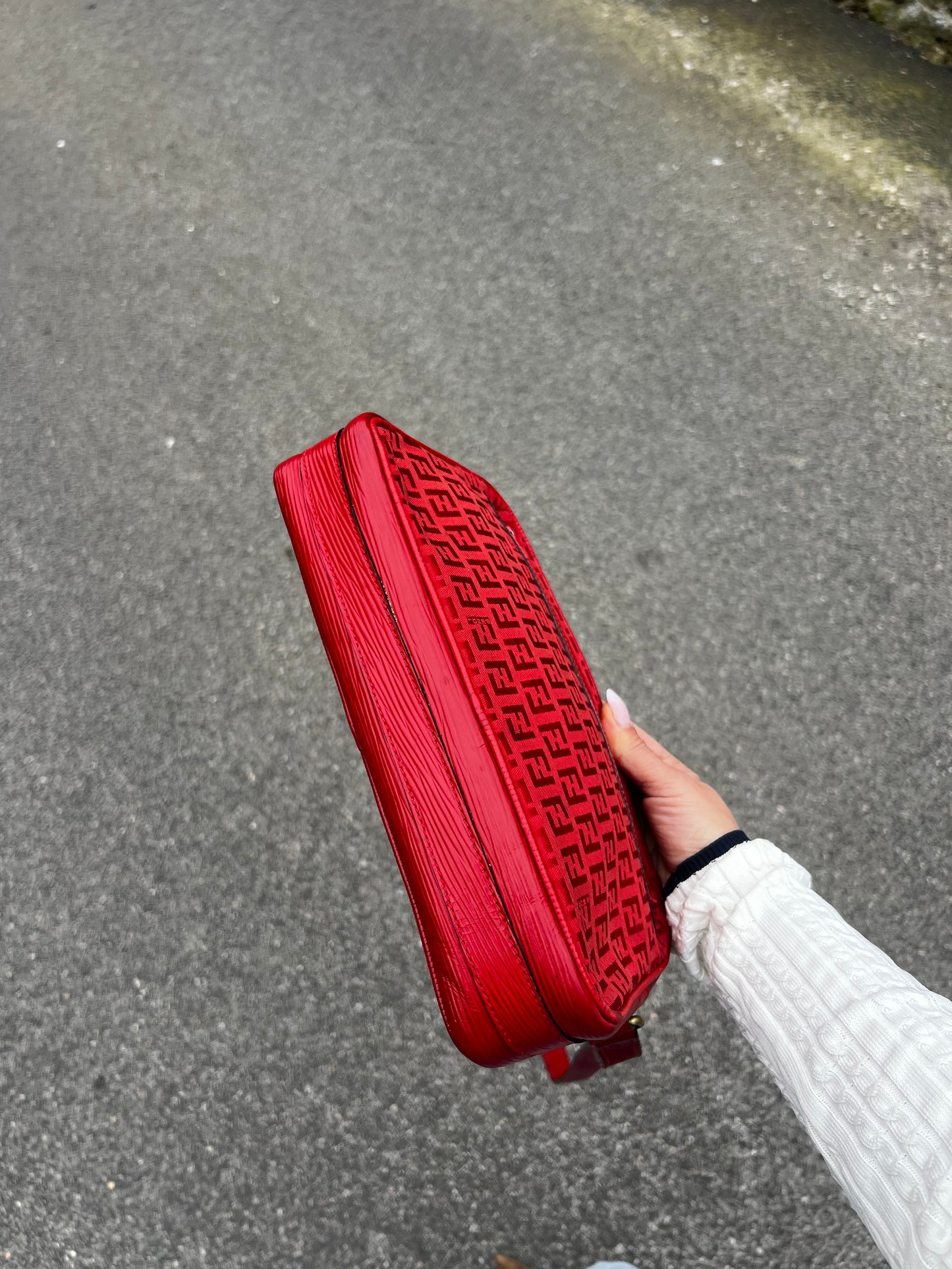 FENDI – Tracolla Vintage Camera Bag in Tessuto Zucca Rosso