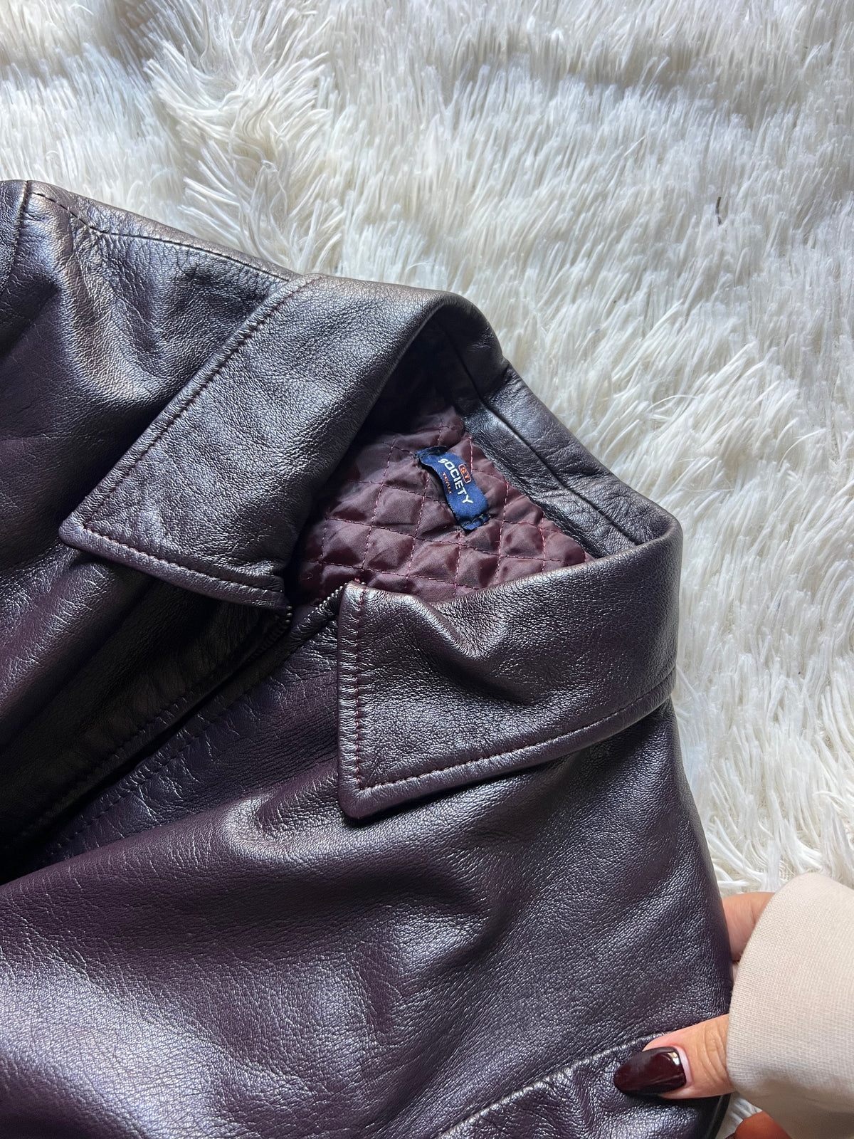 Giacca in Vera Pelle Vintage – Tonalità Melanzana / Viola Scuro