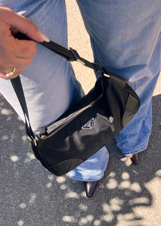 Borsa Hobo in Nylon e Pelle (Modello Re-Edition Style)