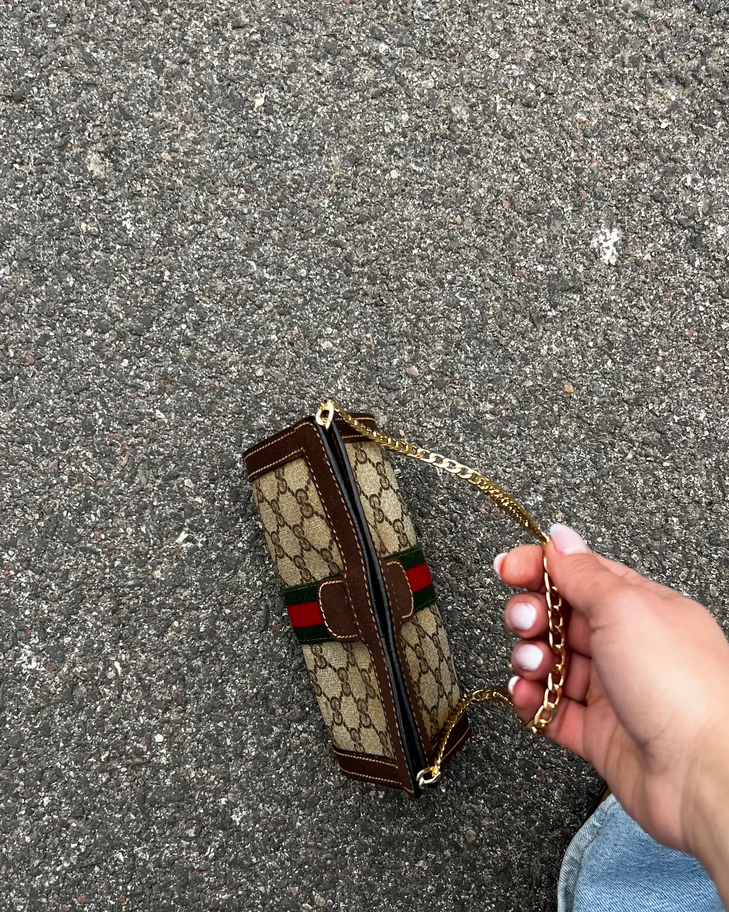 Gucci – Camera Bag Vintage in Tela GG Supreme e Pelle con Chain Custom Gold
