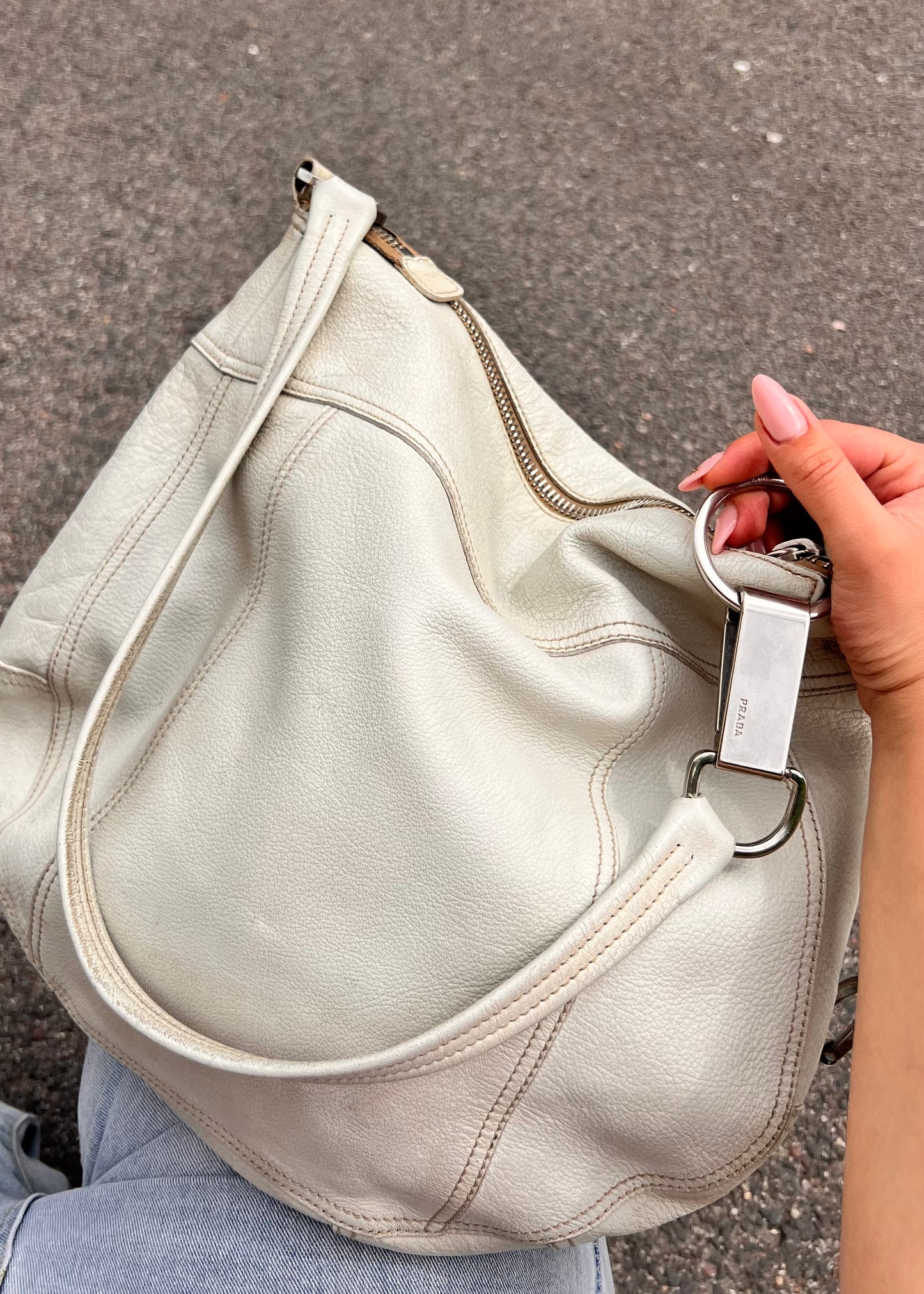 Prada – Borsa Hobo in Pelle Cervo Off-White