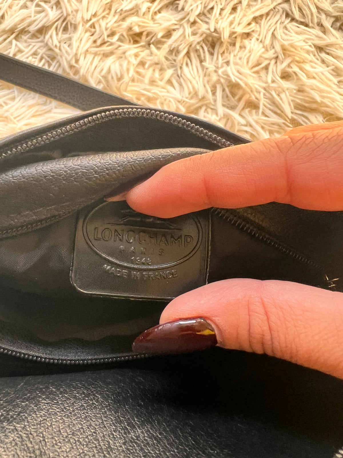 Borsa a Tracolla Vintage Longchamp in Pelle Granata – Nera