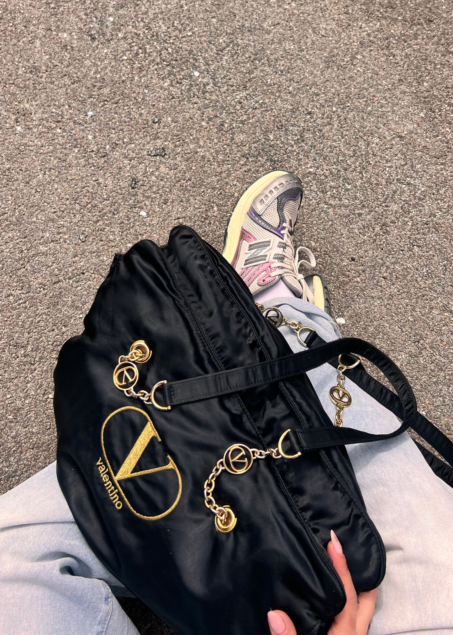 Valentino Garavani – Maxi Tote in Satin Nero