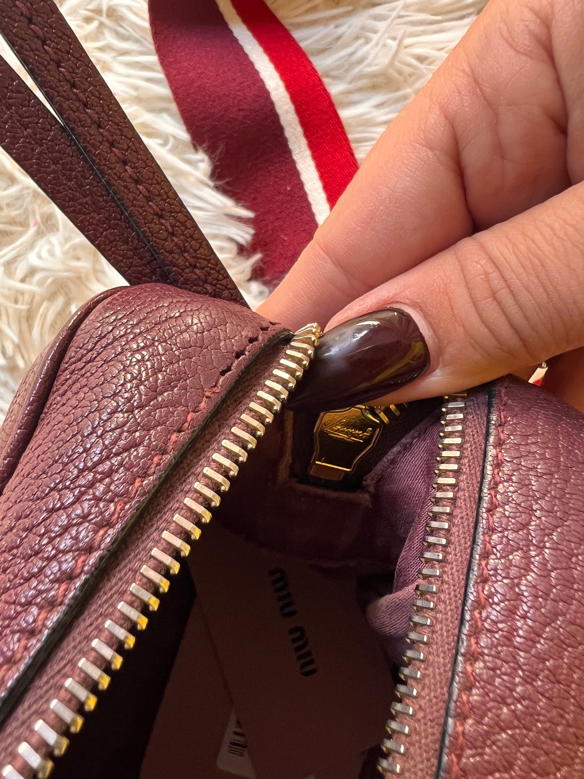 Borsa a Tracolla Miu Miu "Bandoliera" in Pelle Madras – Colore Amaranto